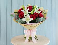 Букет цветов из:  Лилии и Розы в Будённовской