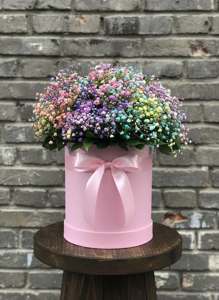 Цветочная композиция из Гипсофила и Розы в шляпной коробке в Будённовской