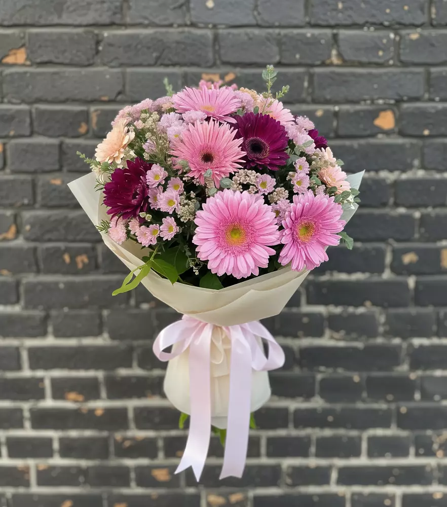 Букет цветов из: Герберы и Хризантемы в Будённовской