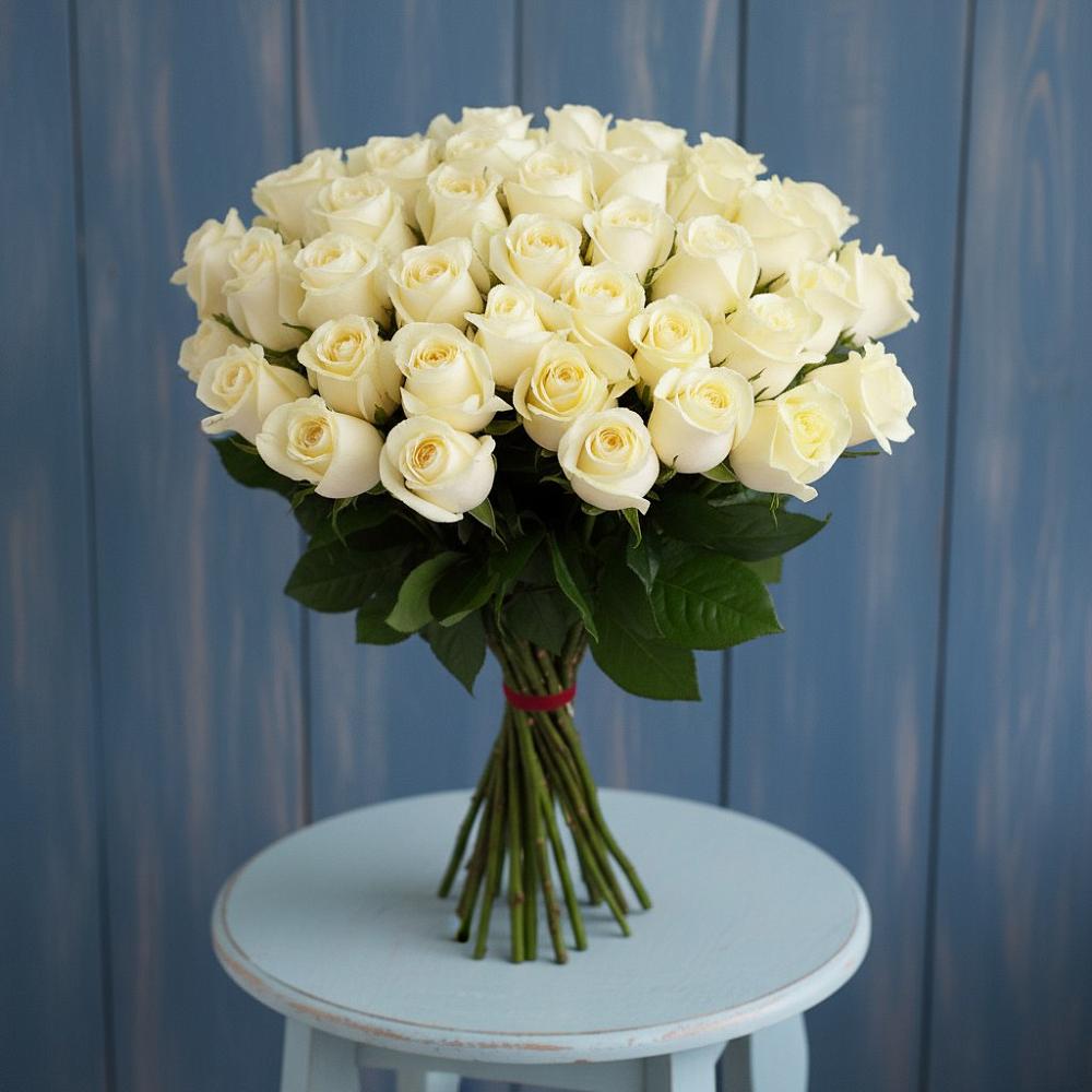 Букет 51 Белая роза Эдлесс Лав в Будённовской