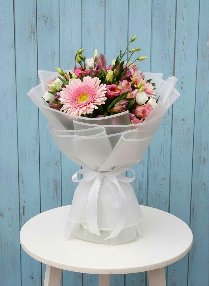 Букет цветов из: Герберы, Альстромерии и Лизиантусы в Будённовской