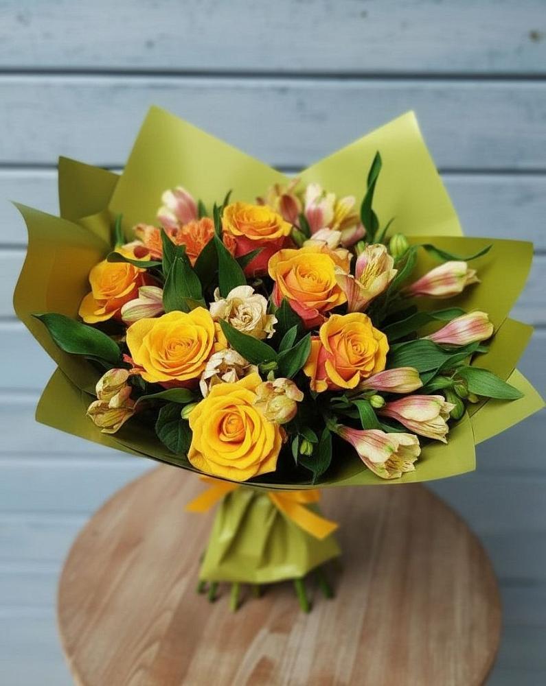 Букет цветов из: Альстромерии и Розы в Будённовской