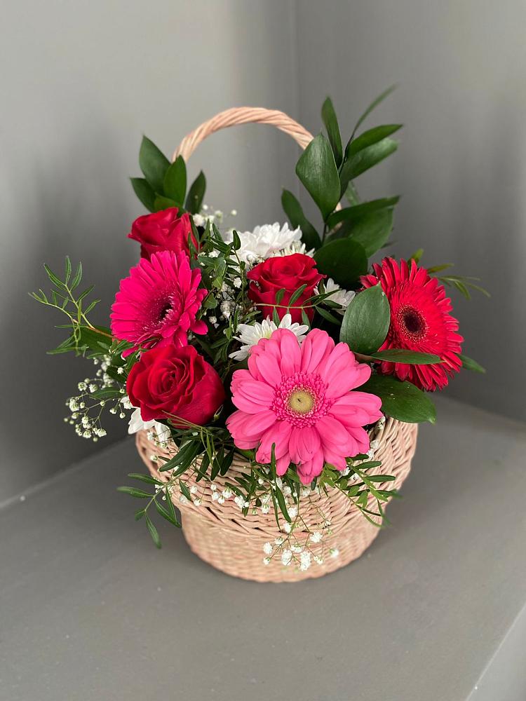 Цветочная композиция из Розы, Хризантемы и Герберы в корзине в Будённовской