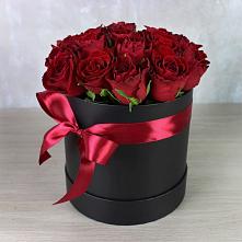 Цветочная композиция из Розы в шляпной коробке в Будённовской
