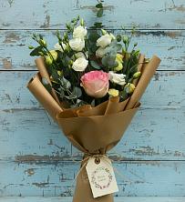 Букет цветов из:  Розы и Лизиантусы в Будённовской