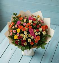 Букет Микс из разноцветных кустовых роз в Будённовской